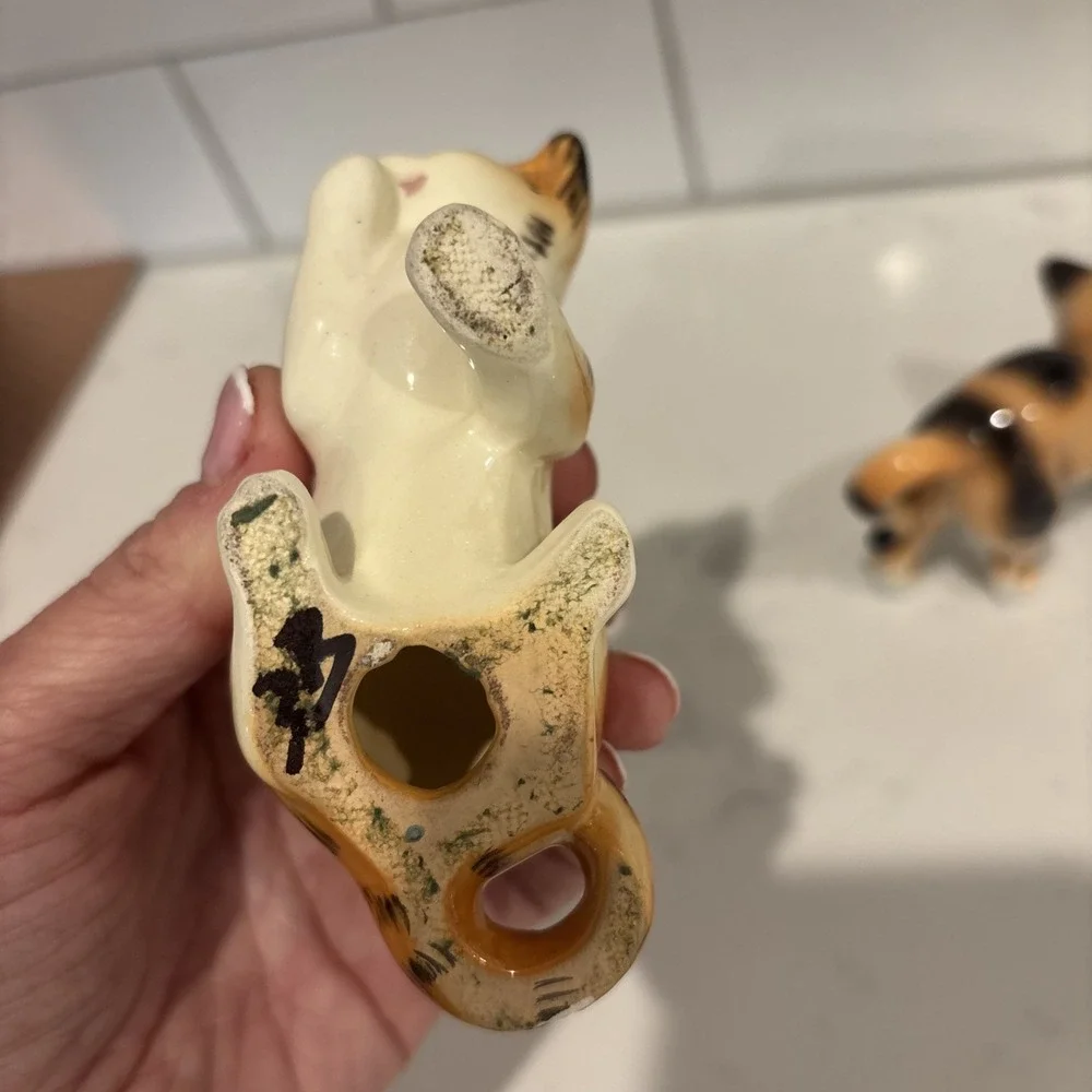 Vintage Set of 2 Hand Painted‎ Cat Figures Porcelain Orange Calico Tabby Kittens